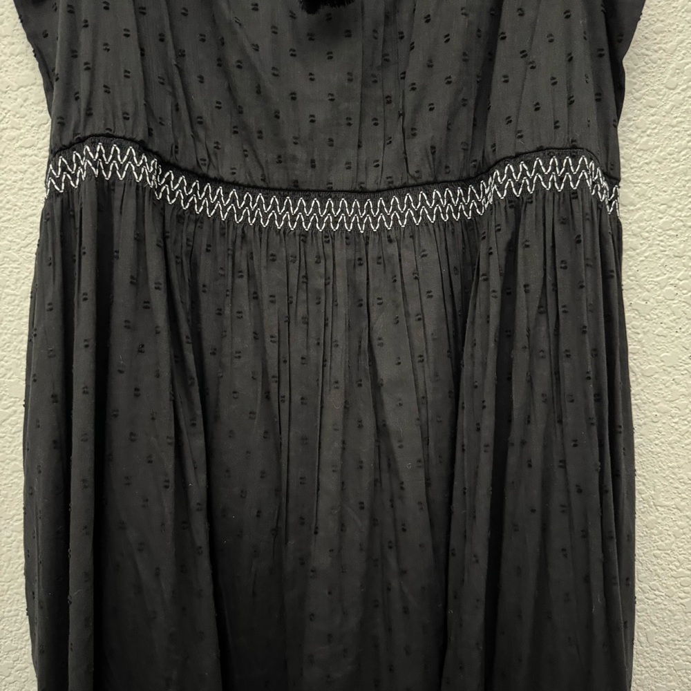 Old Navy Sleeveless Waist Defined Embroidered Clip Dot Maxi Dress Black NWT - Picture 8 of 16